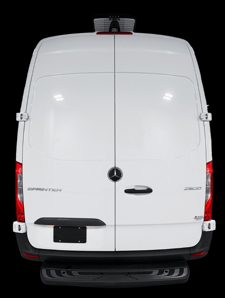 Quantum Groom Mercedes Sprinter 2500 rear exterior, doors closed