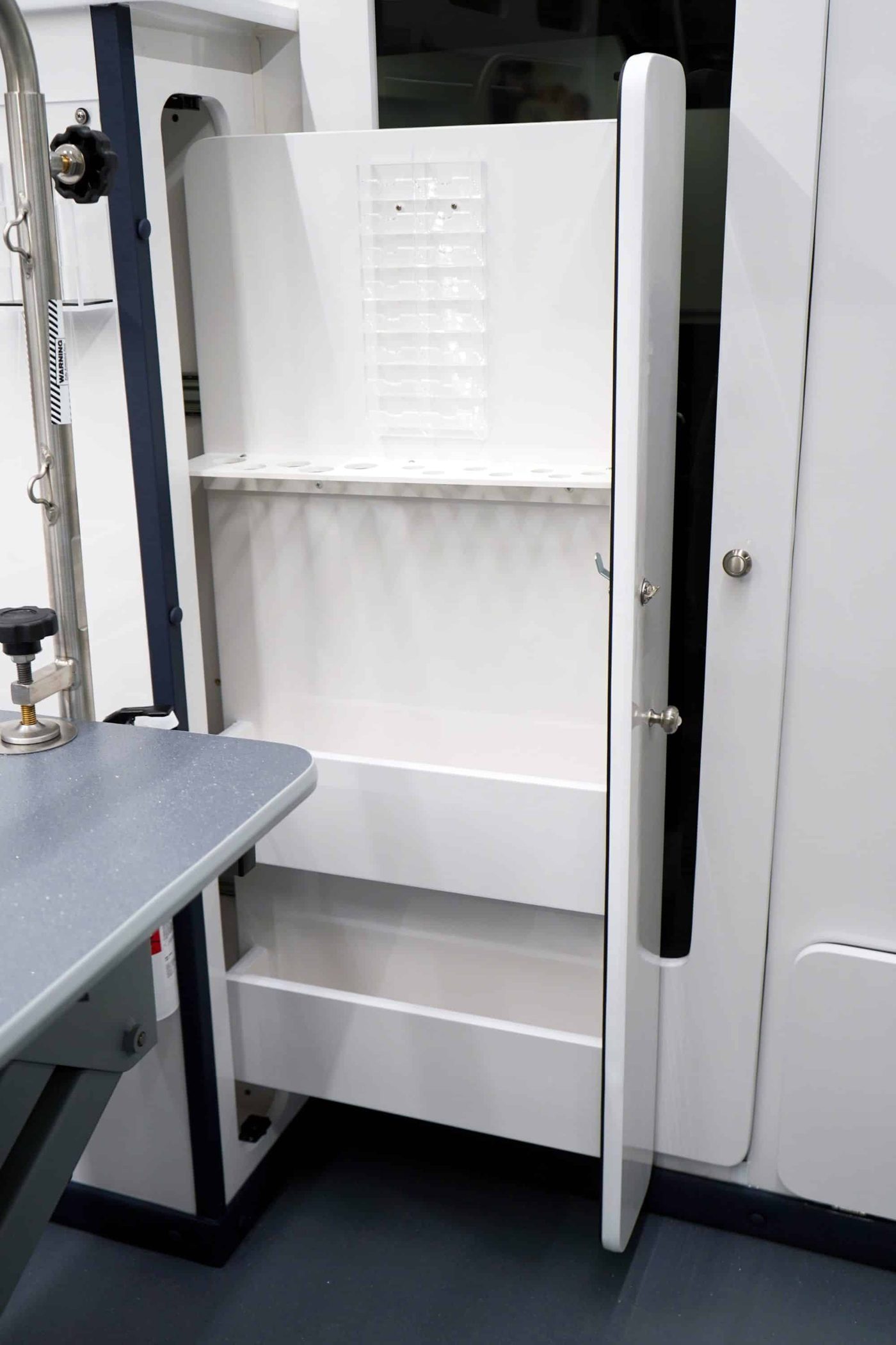 Groomer lifestyle moment with the Ultra van